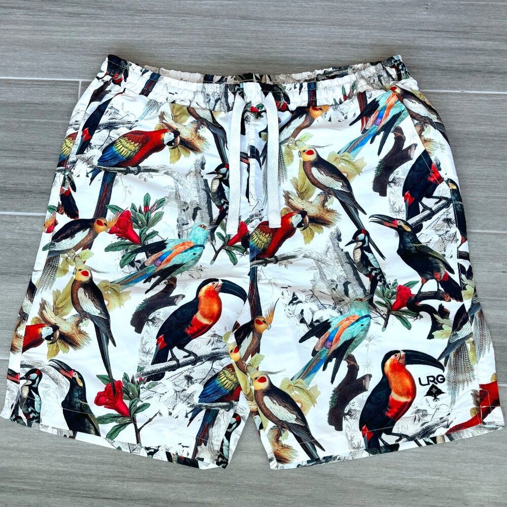 NWT Lrg Jungle Birds Swim Trunks Men's M Parrots Toucans Cockatoos Cockatiels
